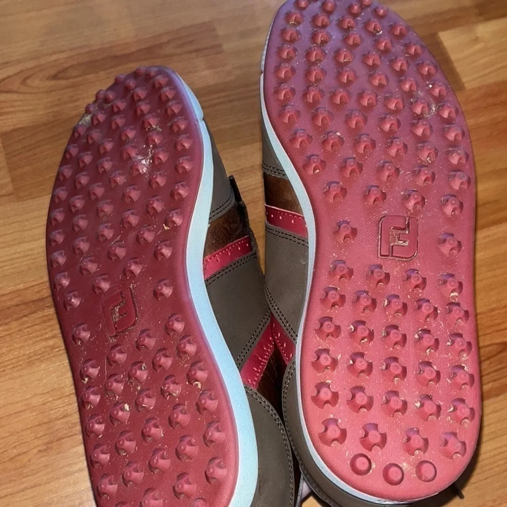 Footjoy men’s brown and red leather spikeless golf shoes Size 8.5